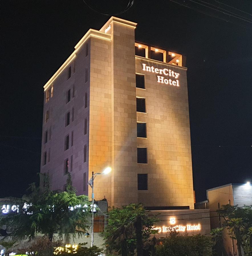 Jinhae Intercity Hotel Чангуон Екстериор снимка