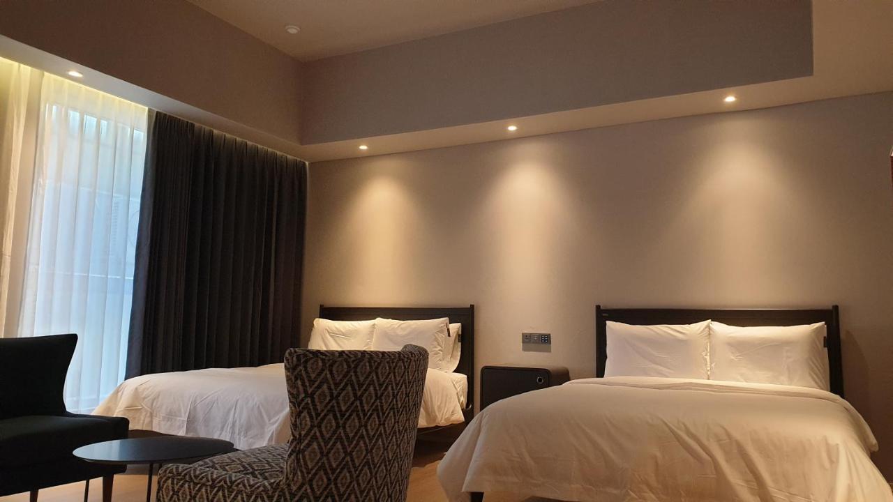 Jinhae Intercity Hotel Чангуон Екстериор снимка