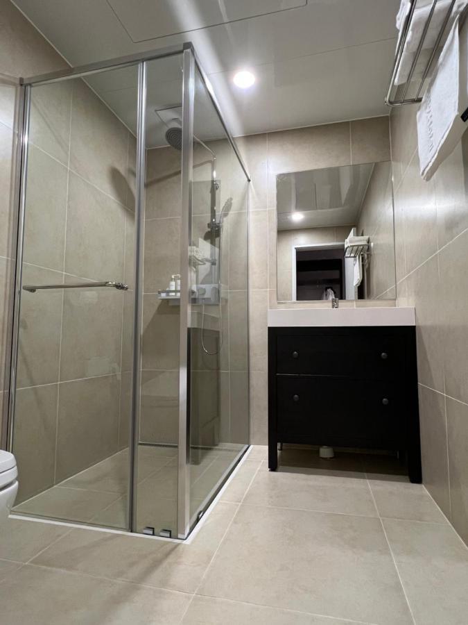 Jinhae Intercity Hotel Чангуон Екстериор снимка