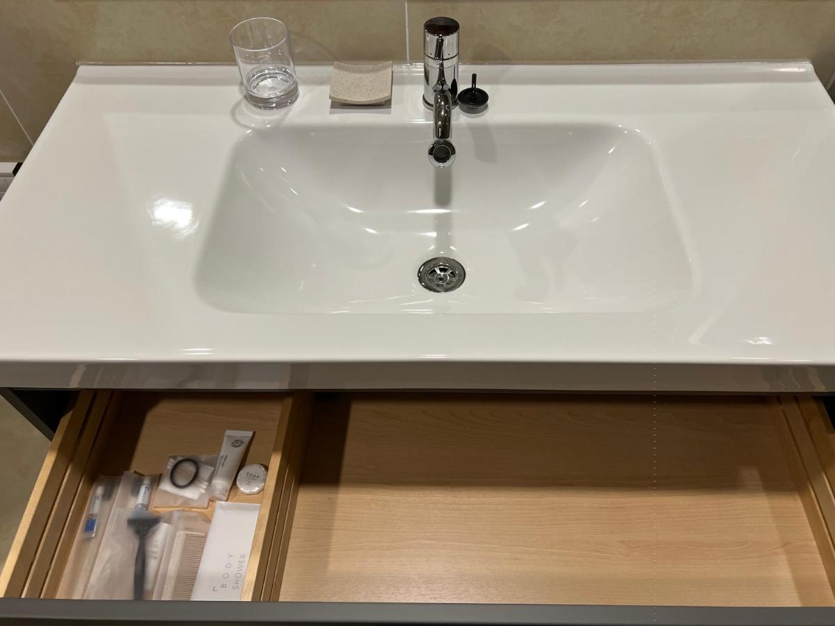 Jinhae Intercity Hotel Чангуон Екстериор снимка