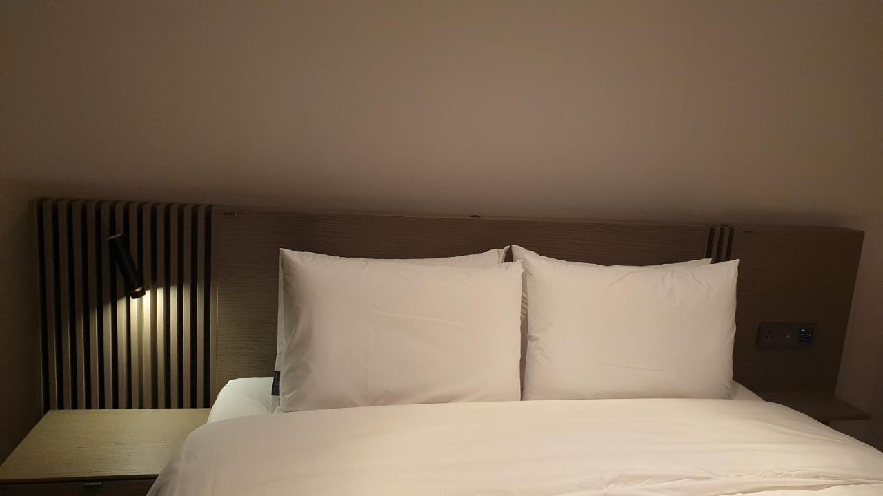 Jinhae Intercity Hotel Чангуон Екстериор снимка