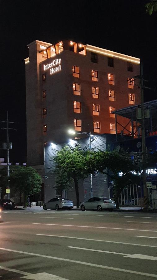 Jinhae Intercity Hotel Чангуон Екстериор снимка